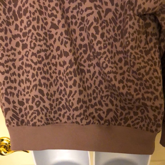 Beautiful Animal Print Hoodie - Picture 7 of 8
